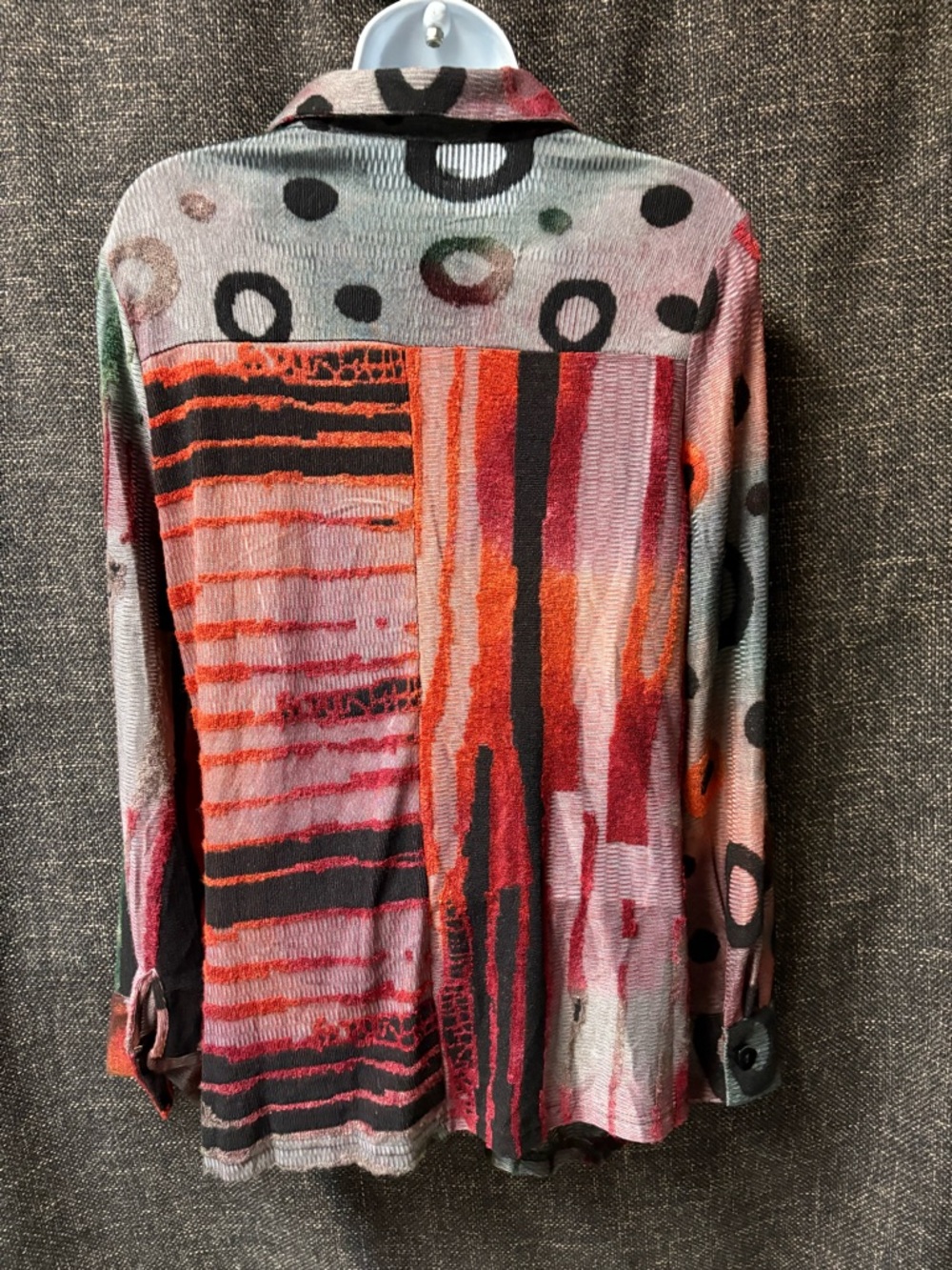 Radzoli Abstract Textured Button Blouse - Picture 7 of 16